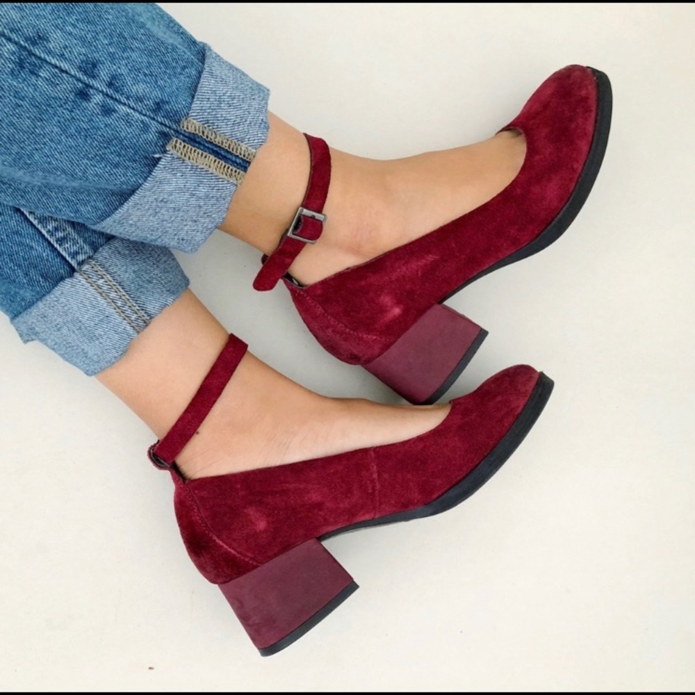 Korks red suede Mary Jane square heel NWOT